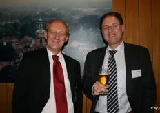 Bert van Tol (rechts) van Groen Agro Control in gesprek met Wouter Verkerke