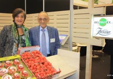 Vader en dochter: Annick en Jackie Boussier van Belfrutex/Boussier. Het bedrijf staat met name bekend om haar hardfruit en aardbeien.