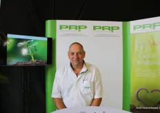 Geert Van Parijs van PRP Technologies levert een biostimulerende meststof voor uien.