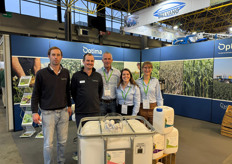 Soiltech stond er met Gaston le Hardy, Pierre Cattoen, Erwin Stokman, Lucy van Rijswijk en Veerle Vandaele ter promotie van hun Optima bladmeststoffen.